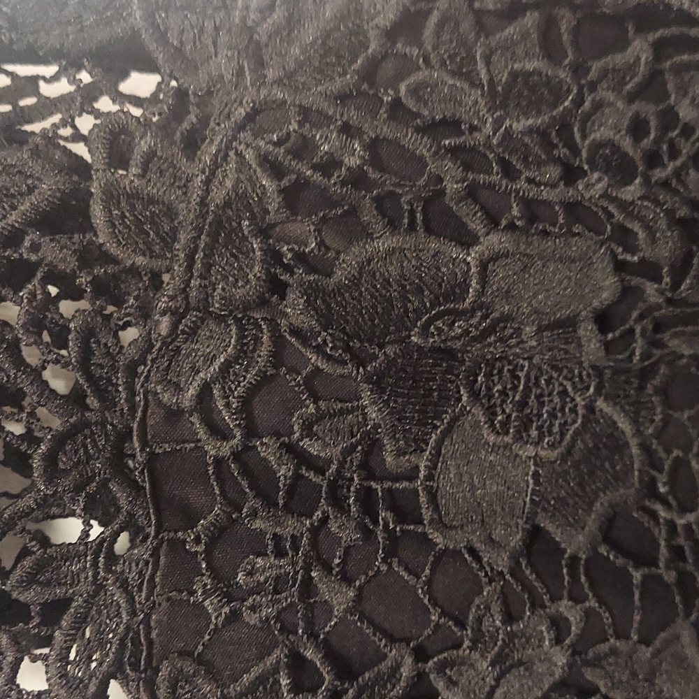 Dress - Picture 2 of 9